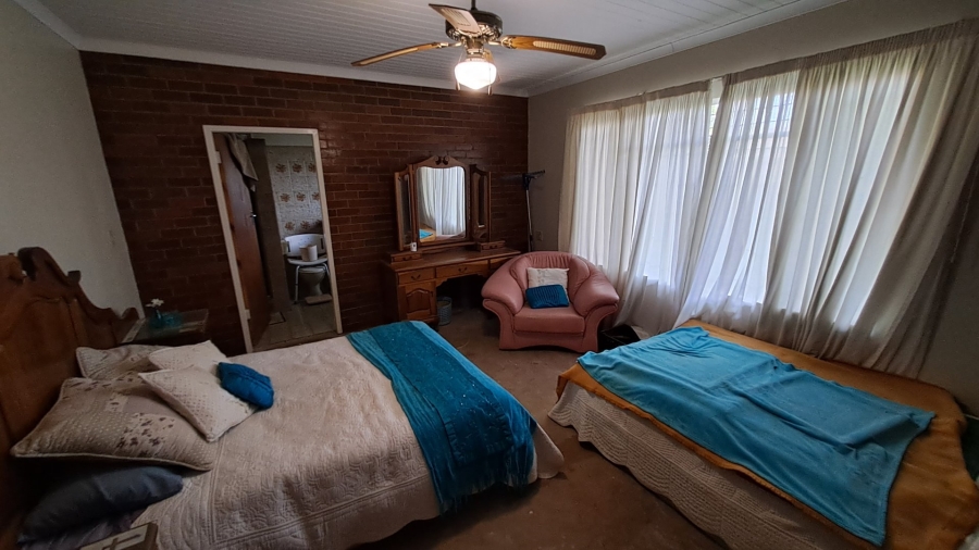 5 Bedroom Property for Sale in Fichardt Park Free State